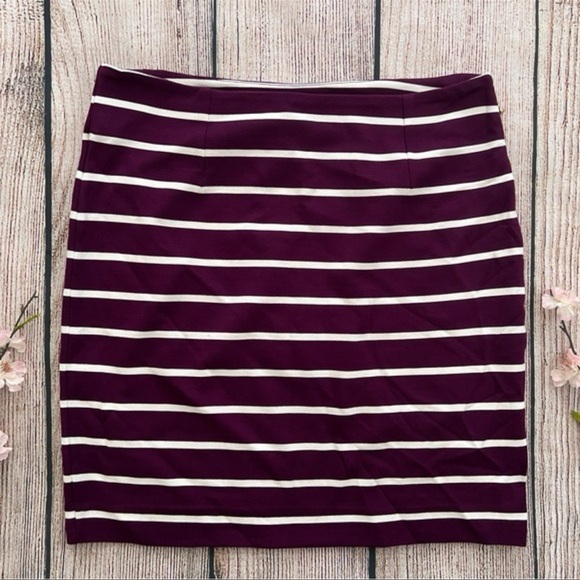 Banana Republic Dresses & Skirts - B1 -- NWT multicolor BANANA REPUBLIC short striped womens stretch skirt size 2